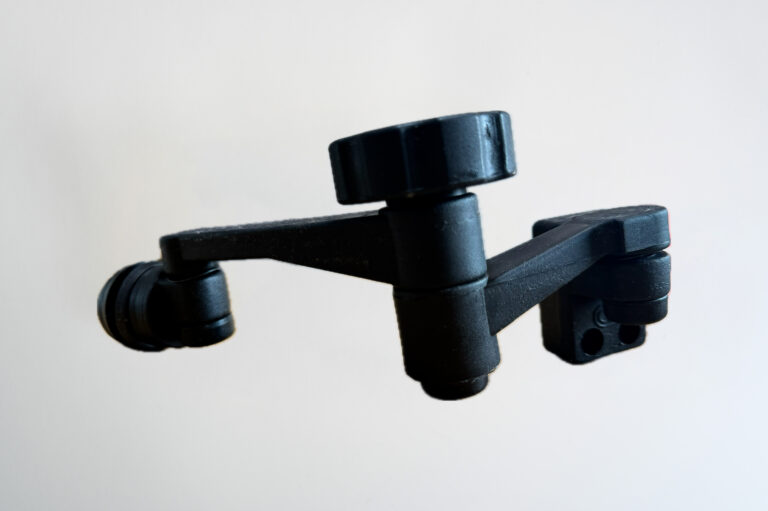 Brazo simple corto — repuesto para cabinas Cabimetal